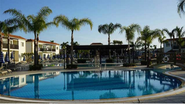 游完泳后皮膚很癢，是什么原因造成的？